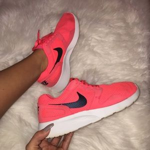 NIKE SNEAKERS WOMEN